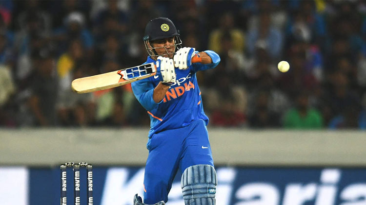 Mahendra Singh Dhoni (India) 