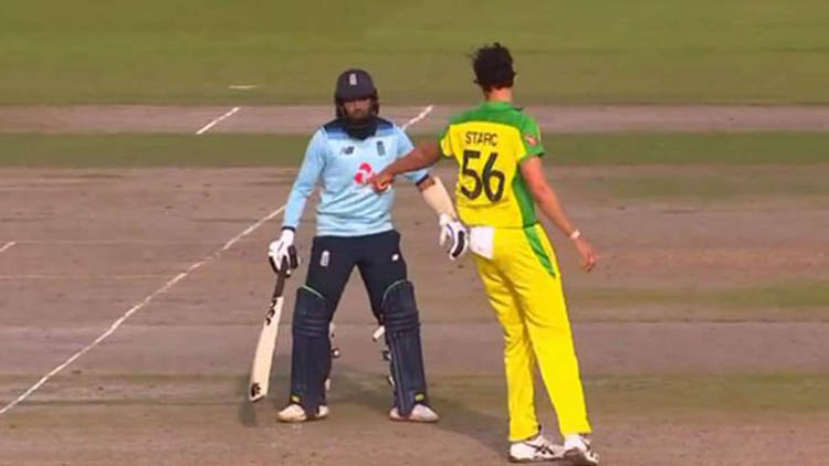 Mitchell Starc warns Adil Rashid during 3rd ODI