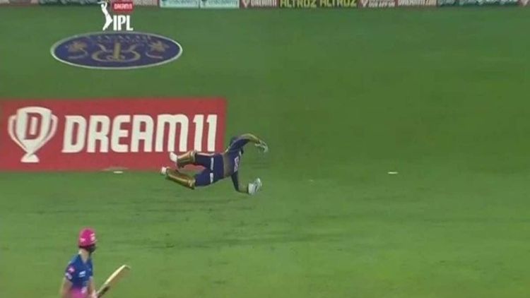 Dinesh Karthik Takes A Blinder Against Rajasthan Royals