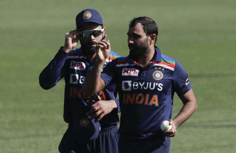 Mohammed Shami Dismiss David Warner On A Peach Of A Delivery, India Gets 1st wicket