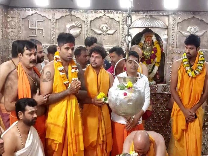 Indian players at Mahakaleshwar Jyotirlinga temple